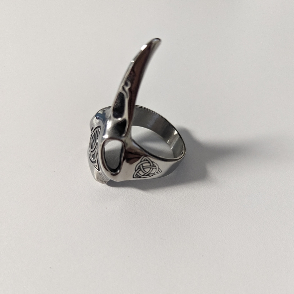 Unique ring - Picture 2 of 3